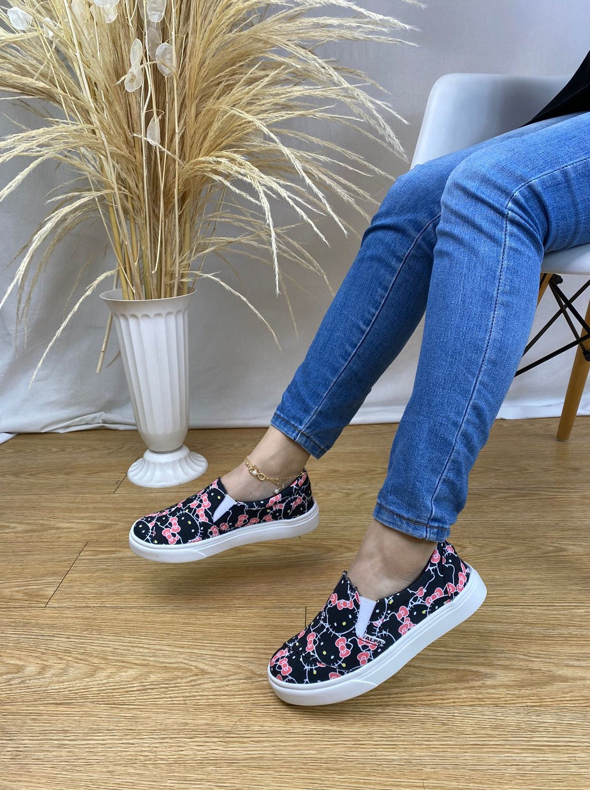 Slip on | Hello Kitty black