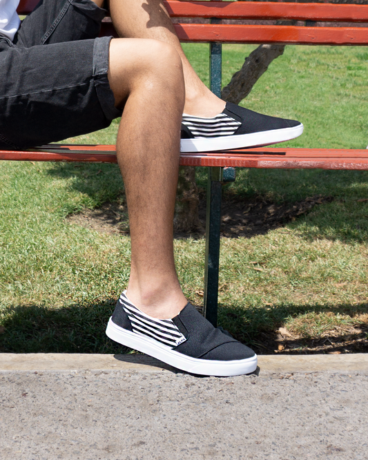 Slip on |  total black + rayas laterales